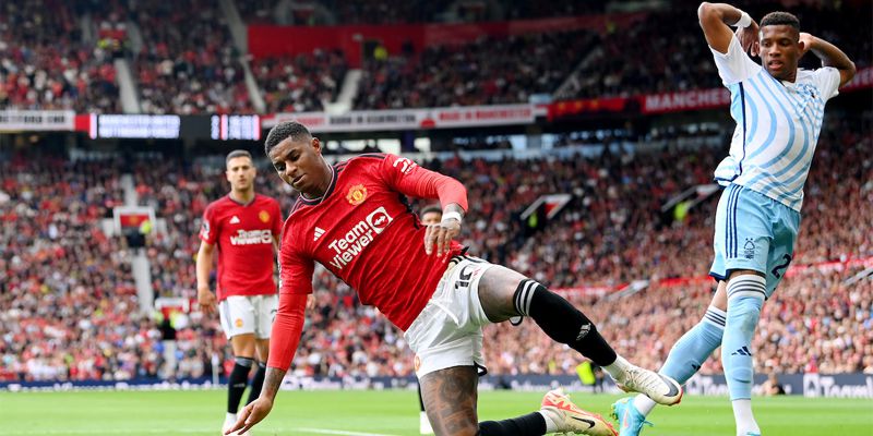 Soi kèo chấp giữa Manchester United vs Nottingham Forest 